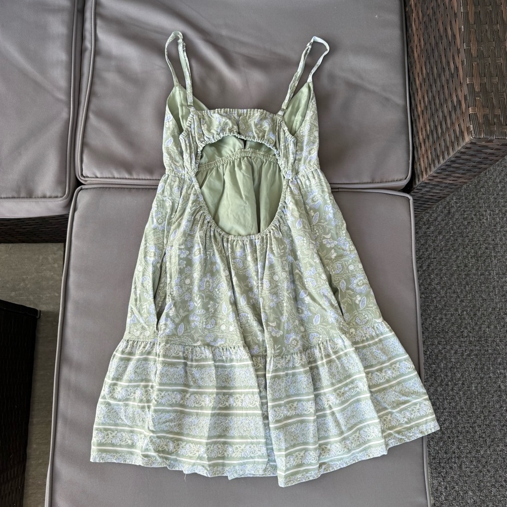 Hollister floral dress - Picture 4 of 5